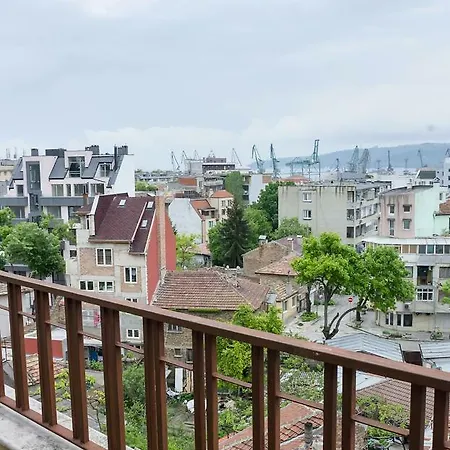 Private Maisonette W/ Terrace + View - Port Lejlighed