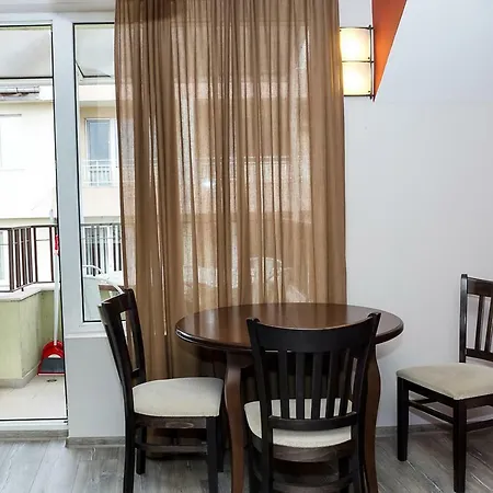 Апартамент Private Maisonette W/ Terrace + View - Port