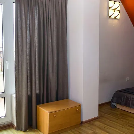 Private Maisonette W/ Terrace + View - Port Appartement